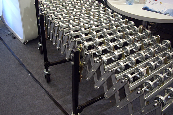 Transportador telescópico de rodillos